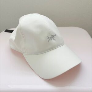 Arcteryx Small Bird Cap NEUTRAL Arctic Silk / Solitude Large / Extra Large